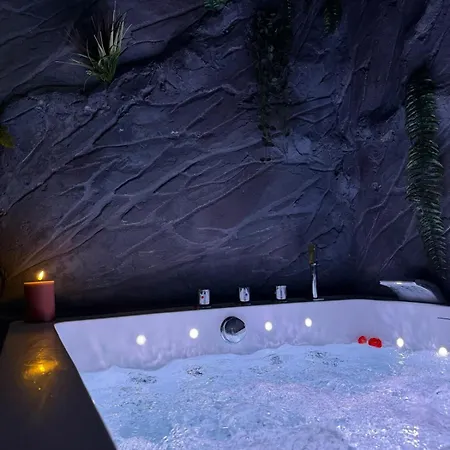 公寓 La Grotte Interdite - Love Room - Jacuzzi D'Exeption 索特维尔鲁昂