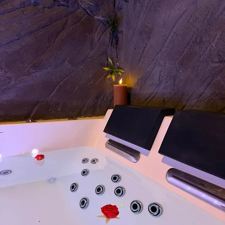 公寓 La Grotte Interdite - Love Room - Jacuzzi D'Exeption 索特维尔鲁昂